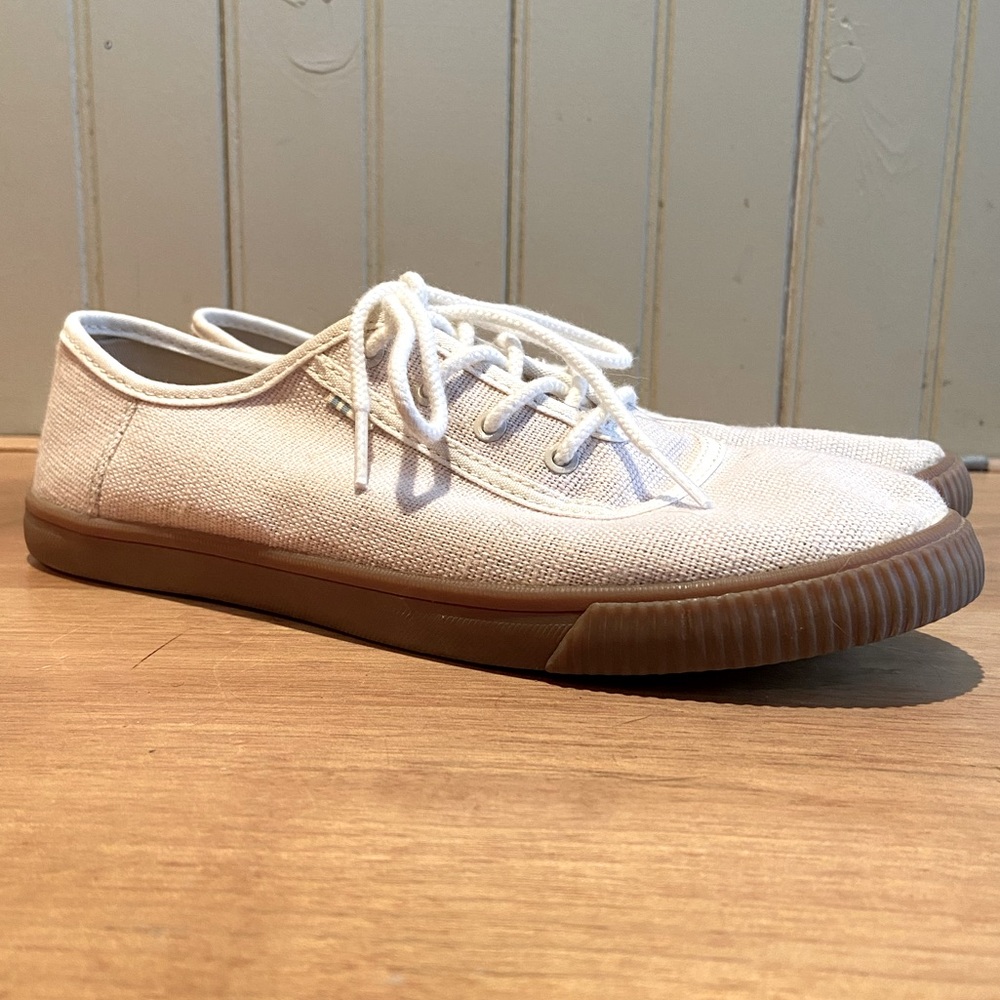 Tom’s Carmel Canvas Sneaker